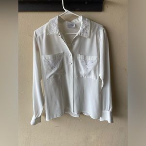 CARRY BACK || woman’s white blouse